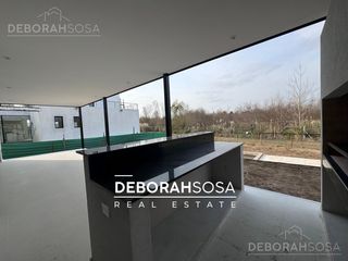 Foto 22 de Casa en Venta 5 ambientes con Pileta a metros del Río en el Barrio El Naudir Zona Norte