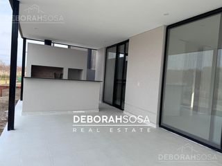 Foto 21 de Casa en Venta 5 ambientes con Pileta a metros del Río en el Barrio El Naudir Zona Norte