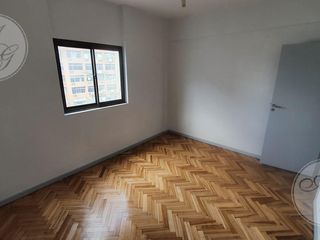 Foto 4 de 3 AMB - EXC. ESTADO - APTO PROFESIONAL - SEGURIDAD