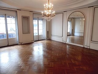 Foto 23 de Venta: Piso de categoría · Estilo Art Déco · Recoleta · 8 ambientes · Terraza · Baulera