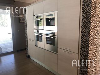Foto 5 de Casa en venta en St. Thomas Canning | Triple lote