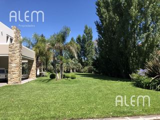 Foto 34 de Casa en venta en St. Thomas Canning | Triple lote