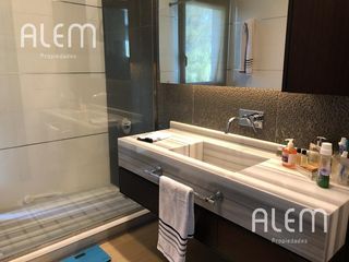 Foto 25 de Casa en venta en St. Thomas Canning | Triple lote