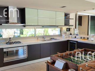 Foto 28 de Casa en venta en St. Thomas Canning | Triple lote