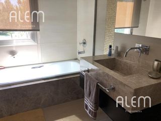 Foto 23 de Casa en venta en St. Thomas Canning | Triple lote