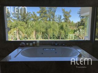 Foto 15 de Casa en venta en St. Thomas Canning | Triple lote