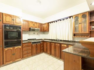 Foto 7 de VENTA LOCAL CON VIVIENDA  314 M2 VALENTIN ALSINA