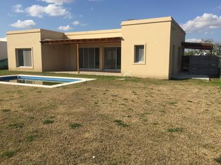 Foto 5 de Casa en venta en barrio cerrado El Canton