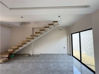 Foto 11 de CASAS INDEPENDIENTES A ESTRENAR CERCA AL PARQUE ALTAGRACIA, MANTA