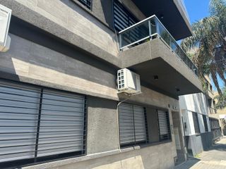 Foto 1 de VENTA PH 3 AMB CON BALCON Y PATIO , DOS HAB , DOS BAÑOS. Superficie tiene 50 m2 cubiertos y 13 m2 descubiertos