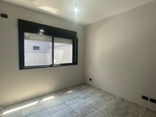 Foto 11 de VENTA PH 3 AMB CON BALCON Y PATIO , DOS HAB , DOS BAÑOS. Superficie tiene 50 m2 cubiertos y 13 m2 descubiertos