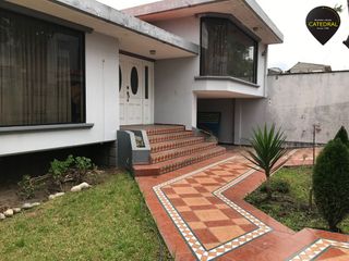 Foto 1 de Casa de arriendo en 10 de Agosto  – código:18817