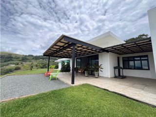 Foto 3 de Se Vende hermosa finca en el Lago Calima