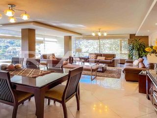 Foto 2 de Casa en venta Cumbayá 240 m2 dentro de Urbanización Privada.