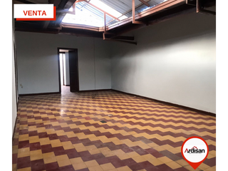 Foto 3 de VENTA ó ARRIENDO - CASA COMERCIAL PLANA CENTRAL