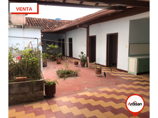 Foto 2 de VENTA ó ARRIENDO - CASA COMERCIAL PLANA CENTRAL