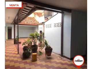 Foto 4 de VENTA ó ARRIENDO - CASA COMERCIAL PLANA CENTRAL