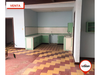 Foto 8 de VENTA ó ARRIENDO - CASA COMERCIAL PLANA CENTRAL