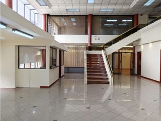 Foto 1 de La Kennedy, Oficina y Galpón en Renta, 2759.71m2, 5 Ambientes
