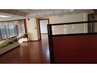 Foto 14 de La Kennedy, Oficina y Galpón en Renta, 2759.71m2, 5 Ambientes