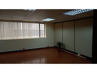 Foto 11 de La Kennedy, Oficina y Galpón en Renta, 2759.71m2, 5 Ambientes