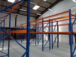Foto 9 de La Kennedy, Oficina y Galpón en Renta, 2759.71m2, 5 Ambientes