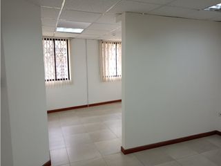 Foto 5 de La Kennedy, Oficina y Galpón en Renta, 2759.71m2, 5 Ambientes
