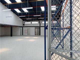Foto 7 de La Kennedy, Oficina y Galpón en Renta, 2759.71m2, 5 Ambientes