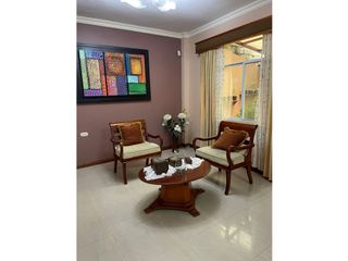Foto 2 de Venta de Casa, Machala, Centro, 271 m²