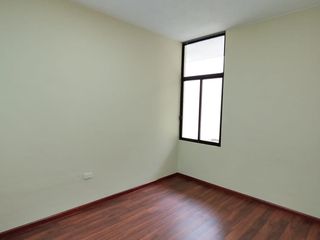 Foto 28 de Casa Rentera de Oportunidad, 5 departamentos y 2 locales comerciales, El Ejido, Quito