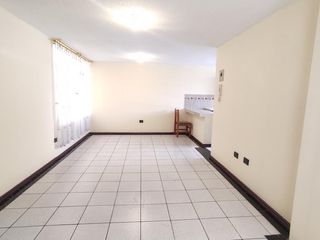 Foto 14 de Casa Rentera de Oportunidad, 5 departamentos y 2 locales comerciales, El Ejido, Quito