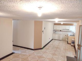 Foto 9 de Casa Rentera de Oportunidad, 5 departamentos y 2 locales comerciales, El Ejido, Quito