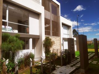 Foto 1 de Casas VIP en venta, de 2 y 3 habitaciones dentro de Urbanización