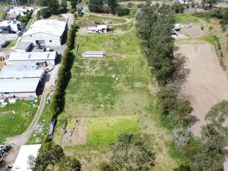 Foto 1 de Amplio Terreno en renta de 8700 m²con una suite rustica - Sector Alangasi