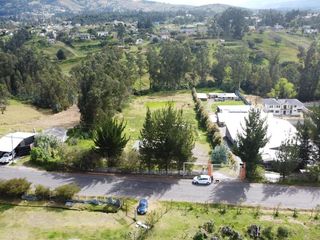 Foto 16 de Amplio Terreno en renta de 8700 m²con una suite rustica - Sector Alangasi