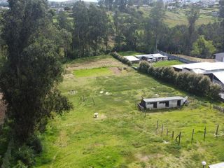 Foto 5 de Amplio Terreno en renta de 8700 m²con una suite rustica - Sector Alangasi