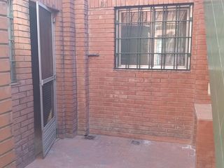 Foto 4 de Depósito en  Alquiler