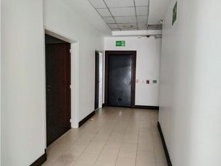 Foto 13 de La Mariscal, Oficina en Renta, 460m2, 6 Ambientes