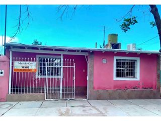 Foto 1 de VENTA DE HERMOSA CASA BARRIO TITARELLI- LOS CAMPAMENTOS,  RIVADAVIA