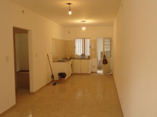 Foto 2 de ALQUILER DE CASA EN Martin Coronado
