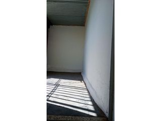Foto 12 de SE ALQUILA CASA AL FRENTE DE UN DORMITORIO, CON QUINCHO Y TERRAZA. VELEZ SARSFIELD 5100