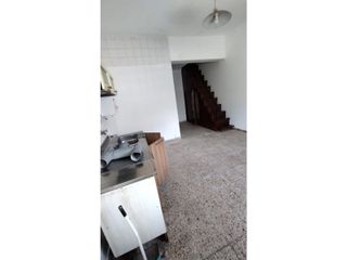 Foto 4 de SE ALQUILA CASA AL FRENTE DE UN DORMITORIO, CON QUINCHO Y TERRAZA. VELEZ SARSFIELD 5100