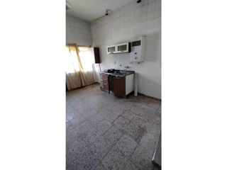 Foto 6 de SE ALQUILA CASA AL FRENTE DE UN DORMITORIO, CON QUINCHO Y TERRAZA. VELEZ SARSFIELD 5100