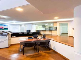 Foto 1 de Amplia casa en venta en Monteserrín, en conjunto privado