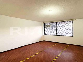 Foto 16 de Amplia casa en venta en Monteserrín, en conjunto privado