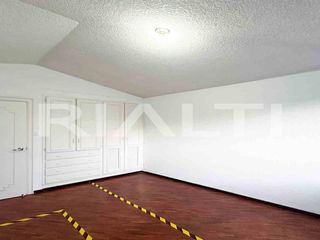 Foto 14 de Amplia casa en venta en Monteserrín, en conjunto privado
