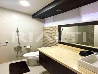 Foto 12 de Amplia casa en venta en Monteserrín, en conjunto privado