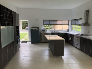 Foto 54 de VENDO ESPECTACULAR CASA CONDOMINIO RENANIA