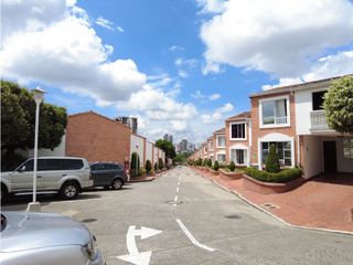 Foto 1 de EN VENTA CASA CACIQUE IMPERIAL LAGOS DEL CACIQUE BUCARAMANGA
