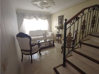 Foto 2 de EN VENTA CASA CACIQUE IMPERIAL LAGOS DEL CACIQUE BUCARAMANGA